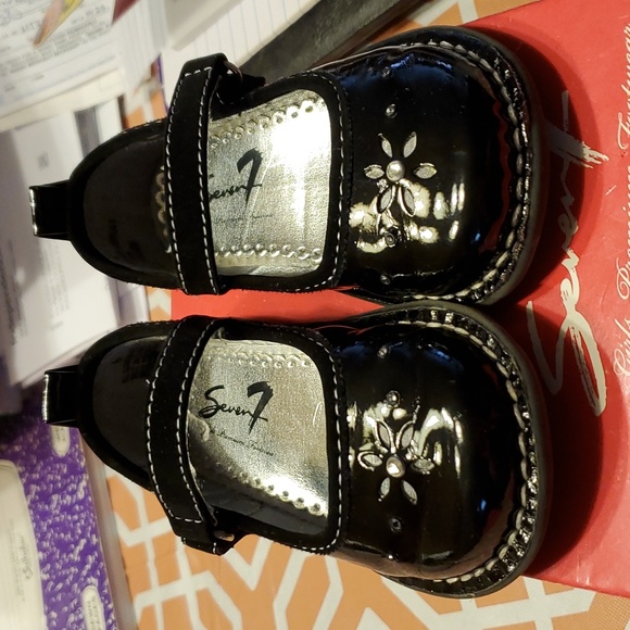 SEVEN black patent leather toddler shoes sz 6 - Picture 2 of 3